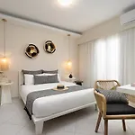 Ormos Apartment *